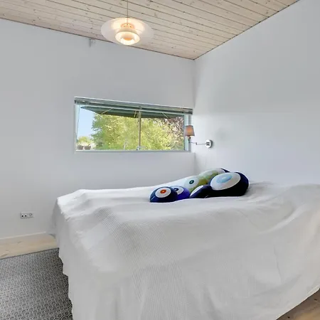 Stubbekobing With Fireplace I *