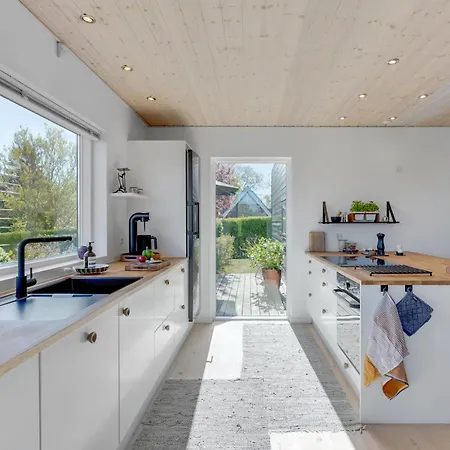 Stubbekobing With Fireplace I