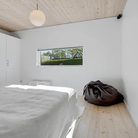 Stubbekobing With Fireplace I Vakantiehuis