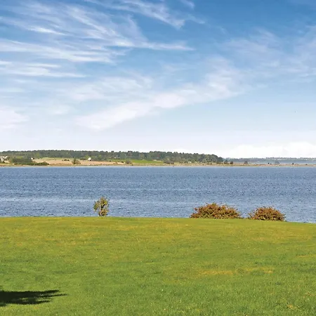 Stubbekobing With Fireplace I Vakantiehuis Stubbekøbing