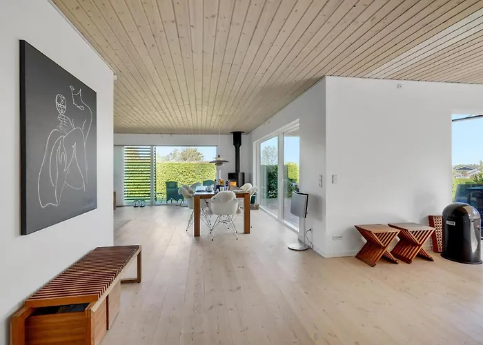 With Fireplace I Feriehus *